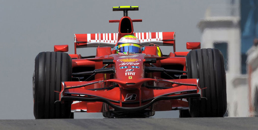 Ferrari'de beklenen oluyor