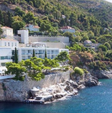 Ferit Şahenk, Hırvatistan’daki ünlü oteli Villa Dubrovnik’i devretti.