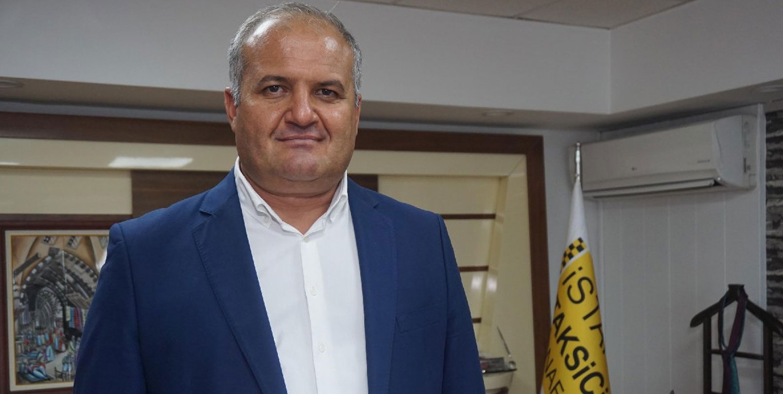 İstanbul Taksiciler Esnaf Odası Başkanı, taksimetrelere yüzde 30 zam istedi. 2 İstanbul Taksiciler Esnaf Odası Başkanı, taksimetrelere yüzde 30 zam istedi.