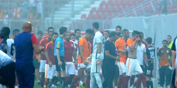 Galatasaray Udinese maçı neden iptal oldu? Maçta bombalar patladı!