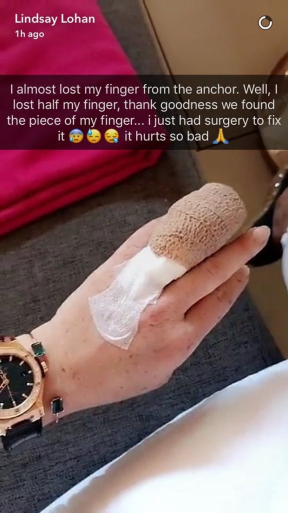 Lindsay Lohan Bodrum'da Yüzük Parmağını Kopardı 1 Lindsay Lohan Parmağı Koptu Snap Paylaşımı