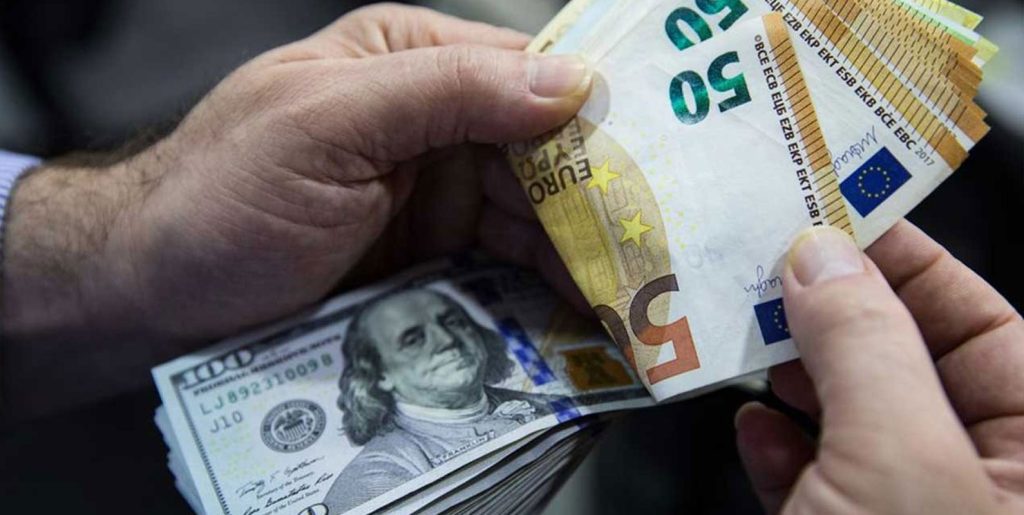 Dolar ve Euro'da yeni rekor!