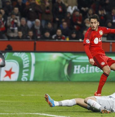 Hakan Çalhanoğlu, Fatih Terim’e Mesaj Gönderdi!