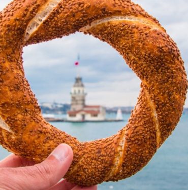 Simit Mart'ta 5 lira oluyor