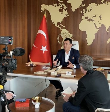 Chelsea'yi satın almak isteyen Muhsin Bayrak, Abramoviç ile ortak projeler yapacak