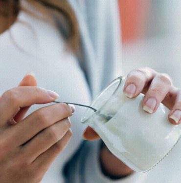 Ağız Kokusu İçin Yoğurt 9 Yoğurt'un ağız kokusu için faydaları