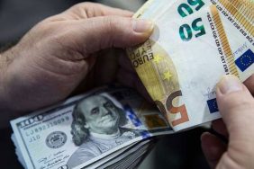Euro'nın Dolar Karşısında düşüşü devam ediyor...