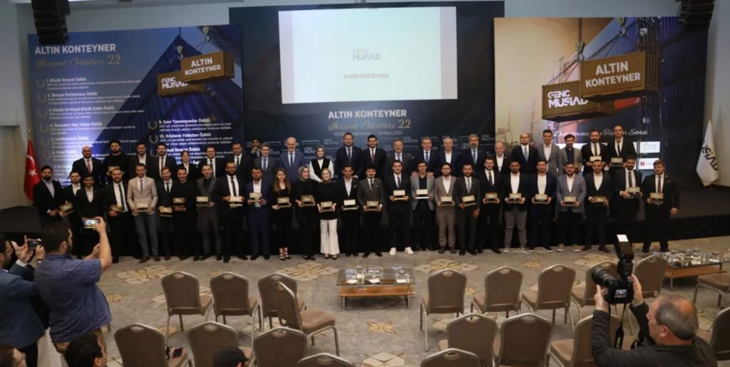 Genç MÜSİAD’dan 12 farklı şehirden 30 firmaya “Altın Konteyner Ödülü”