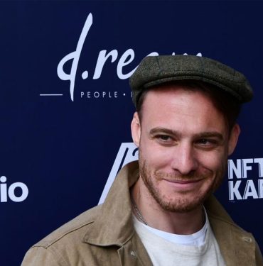 Kerem Bürsin, Sanat ve Teknoloji Zirvesi’ndeydi 2 Kerem Bürsin, Sanat ve Teknoloji Zirvesi’ndeydi