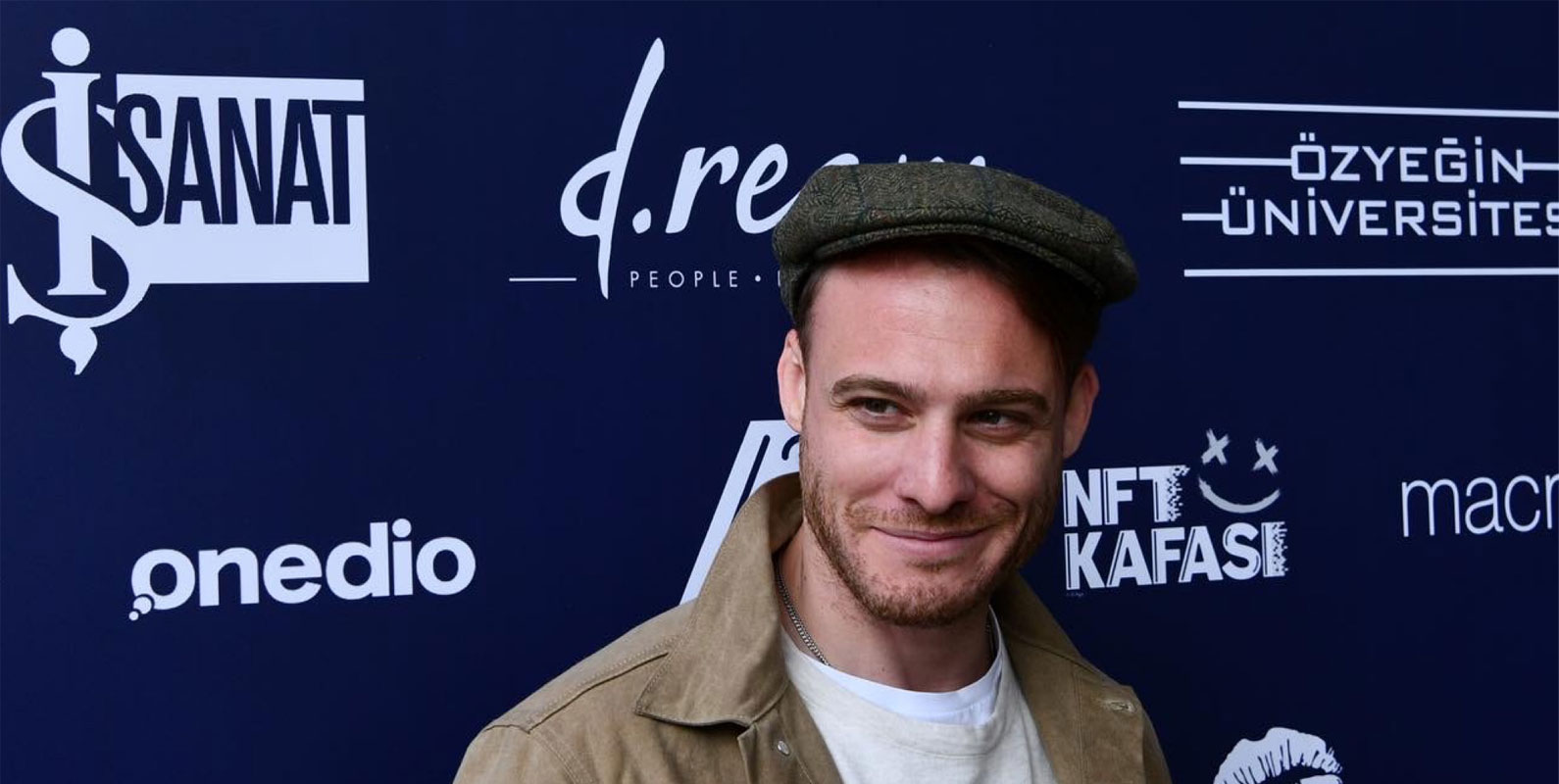 Kerem Bürsin, Sanat ve Teknoloji Zirvesi’ndeydi 2 Kerem Bürsin, Sanat ve Teknoloji Zirvesi’ndeydi