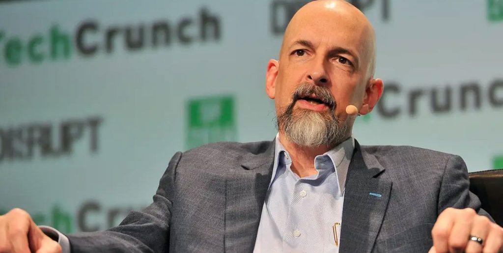 Metaverse Kelimesini Bulan Popüler Yazar İlk NFT’sini Aldı