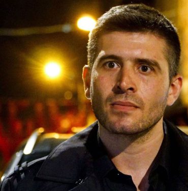 Oyuncu Cihangir Ceyhan, karın kaslarıyla şov yaptı 5 Oyuncu Cihangir Ceyhan, karın kaslarıyla şov yaptı