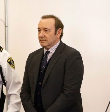 Oscar'lı Ünlü aktör Kevin Spacey hakkında 3 erkeğe cinsel saldırı suçlaması 10 Ünlü aktör Kevin Spacey hakkında 3 erkeğe cinsel saldırı suçlaması