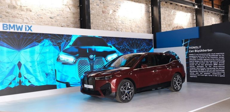 Yeni BMW iX CI Bloom’da Sergilendi 1 Yeni BMW iX CI Bloom’da Sergilendi