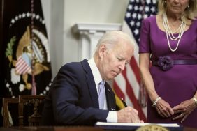 ABD Başkanı Biden, silah kontrolü yasasını imzaladı