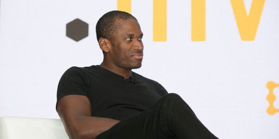 Arthur Hayes: “Bitcoin Hali Hazırda Dip Yaptı Ancak Hızlı İyileşme Beklemeyin”