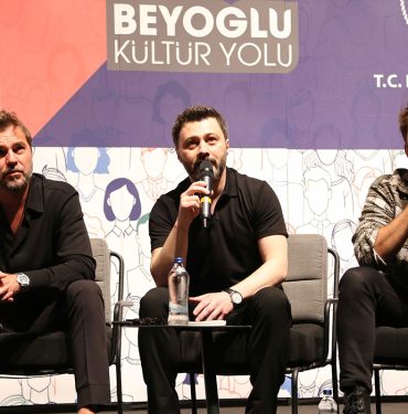 Engin Altan Düzyatan ile Birand Tunca Beyoğlu Kültür Yolu Festivali Söyleşisine Katıldı 4 Engin Altan Düzyatan Birand Tunca Beyoğlu Kültür Yolu Festivali Söyleşisine Katıldı