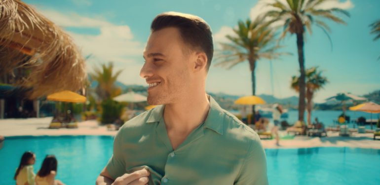 Kerem Bürsin Lipton Ice Tea ile yolculuğuna devam ediyor 6 Kerem Bürsin Lipton Ice Tea ile yolculuğuna devam ediyor