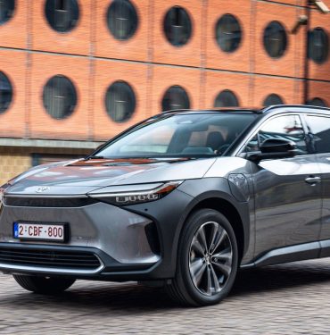 Toyota'dan tam elektrikli dünyasına iddialı bir model bZ4X