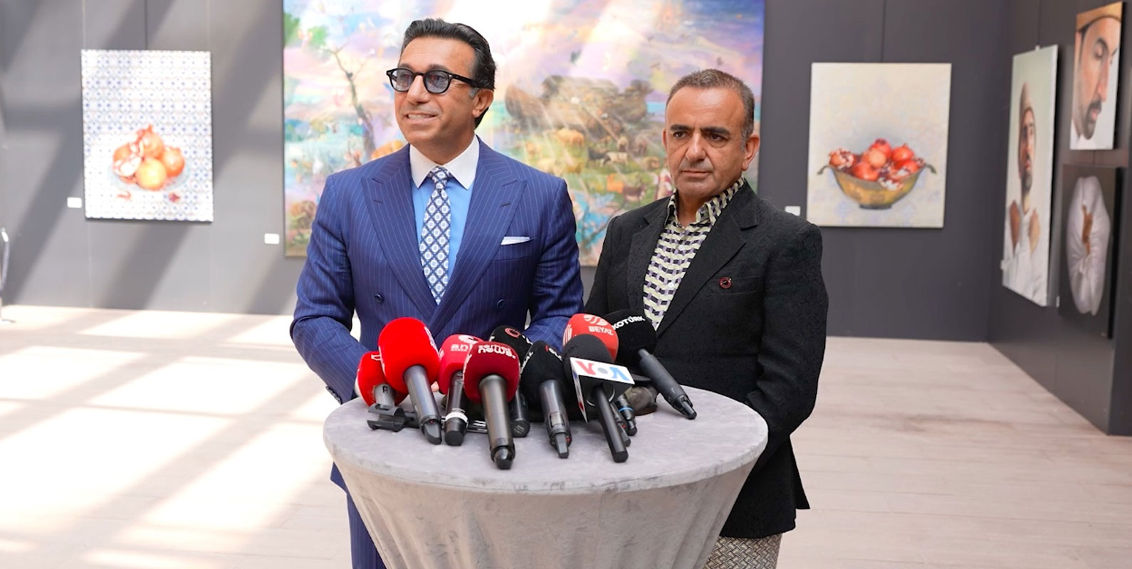 İsmail Acar’ın “Nuh” isimli sergisini İshak Paşa Sarayı’nda sanatserverlerle buluştu 3 İsmail Acar’ın “Nuh” isimli sergisini İshak Paşa Sarayı’nda sanatserverlerle buluştu