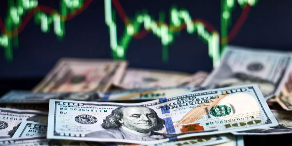 Dolar adım adım rekora gidiyor