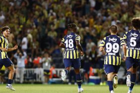Fenerbahçe Slovacko'yu üç golle geçti, tur kapısını araladı