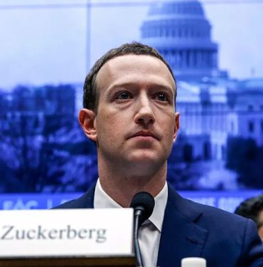 Mark Zuckerberg, görevden alınmaktan kıl payı kurtuldu! 9 Mark Zuckerberg, görevden alınmaktan kıl payı kurtuldu!