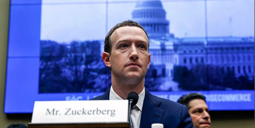 Mark Zuckerberg, görevden alınmaktan kıl payı kurtuldu!
