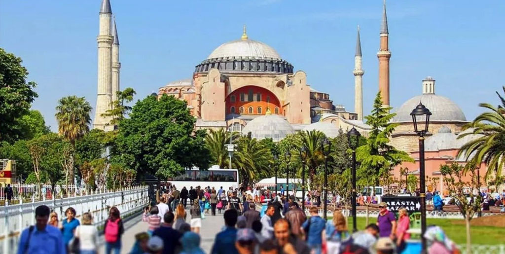 Temmuz'da İstanbul turist rekoru kırdı