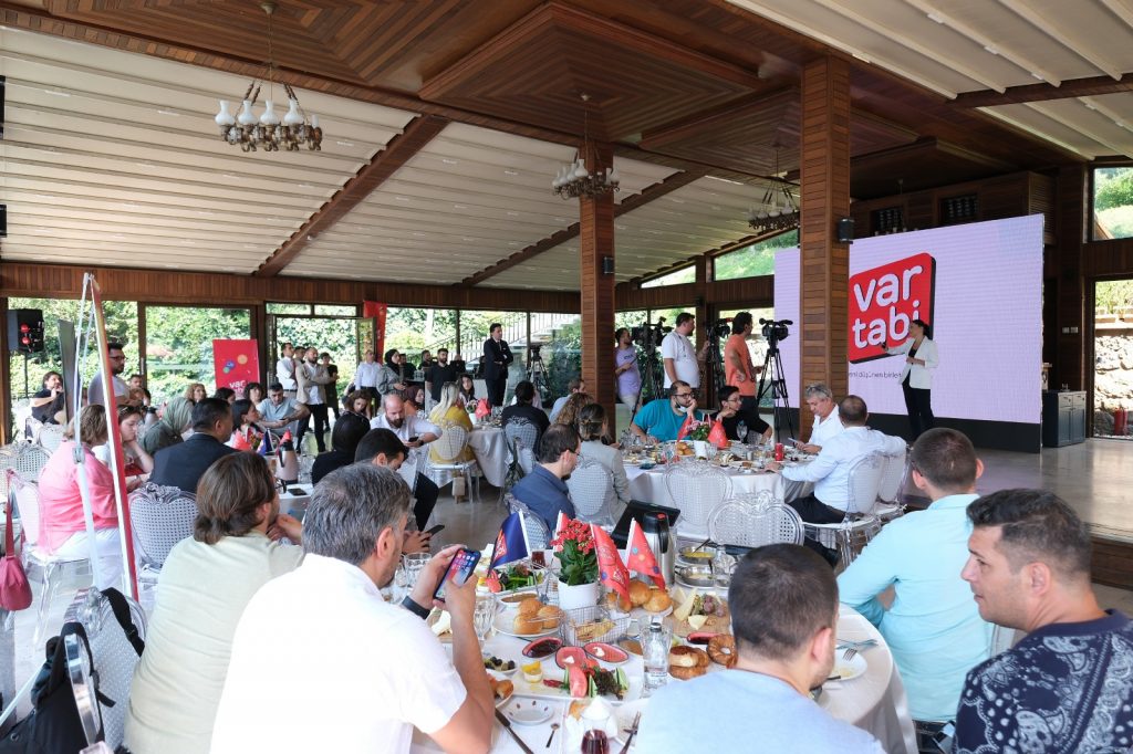 E-ticarette yeni bir oyuncu daha ‘vartabi’ 2 E-ticaret sektörüne giriş yapan Vartabi’nin ezberleri bozan sistemi basın mensuplarıyla paylaşıldı.