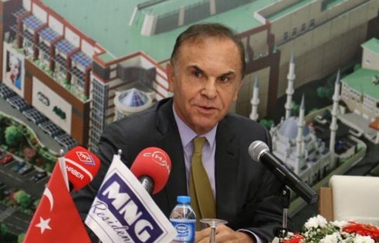 Mehmet Nazif Günal’ın Boğaz'daki evinde kaçak inşaat yapıyor