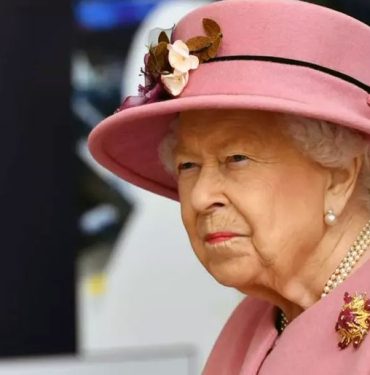 İngiltere Kraliçesi 2. Elizabeth