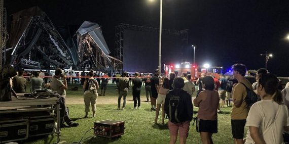 Tarkan’ın İzmir’de konser vereceği sahne çöktü