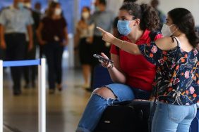 Alman Tabipler Birliği’nden maske zorunluluğuna dönüş çağrısı 3 Almanya’da maske zorunluğuna dönüş çağrısı