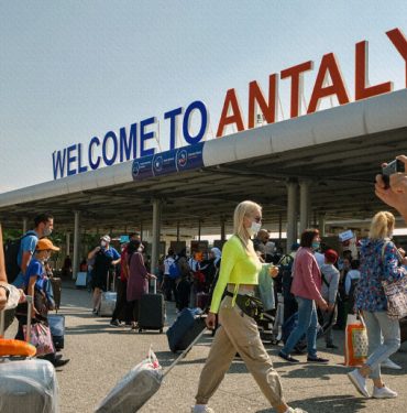 Antalya’ya turist yağdı! 7 Antalya havaalanı turist