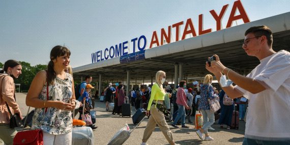 Antalya’ya turist yağdı!