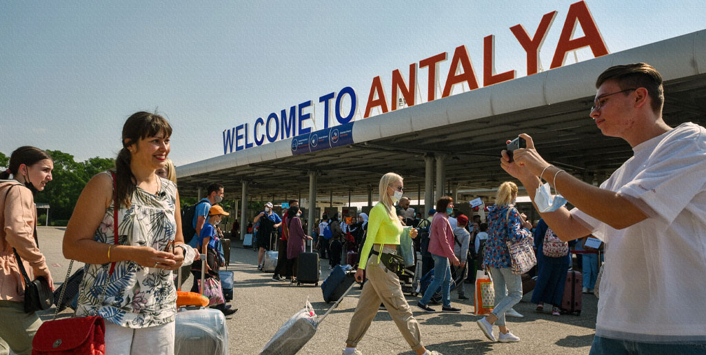 Antalya havaalanı turist