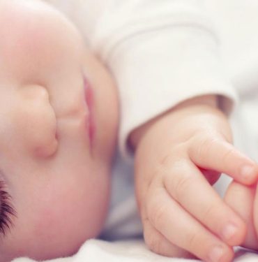 Bebeklerin Rahat Uyuması İçin Dikkat Edilmesi Gerekenler 7 Uyuyan Bebek