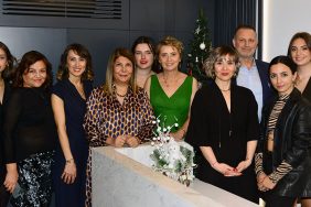 Dr. Handan Yavuz Medlook kliniğinde sanatsal etkinliklerin ilkini Toçev yararına gerçekleştirdi 13 Dr Handan Yavuz ve ekibi Medlook Kliniği Sanatsal Etkinlik