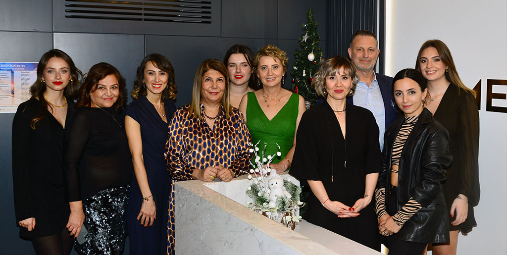 Dr. Handan Yavuz Medlook kliniğinde sanatsal etkinliklerin ilkini Toçev yararına gerçekleştirdi 7 Dr Handan Yavuz ve ekibi Medlook Kliniği Sanatsal Etkinlik