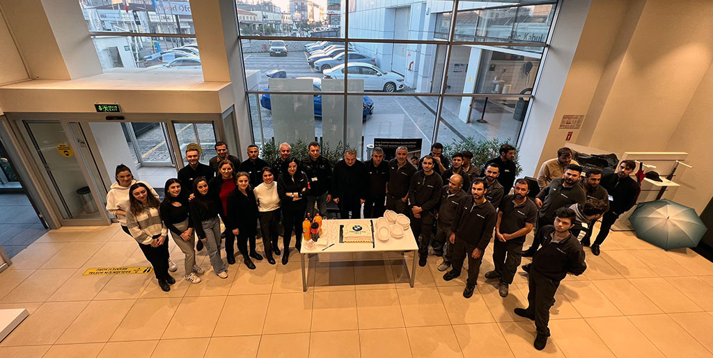 Trend Oto BMW ve MINI Yetkili Servisi ekibi
