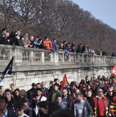 Fransa’da tartışmalı emeklilik reformu Senato’da onaylandı 10 Fransa Emeklilik Reformu