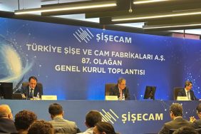 Şişecam 87. Olağan Genel Kurulu’nda hissedarlarıyla buluştu 5 sisecam-87-olagan-genel-kurulunda-hissedarlariyla-bulustu