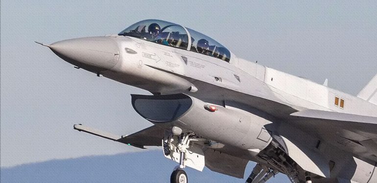 ABD'den Ukrayna'ya Destek: F-16 Savaş Uçaklarının Teslimine Onay 6 F-16 Savaş Uçağı