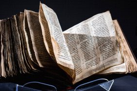 Bin Yıllık Tarihi İncil, Rekor Fiyata Müzayedede Satıldı 6 Codex Sassoon