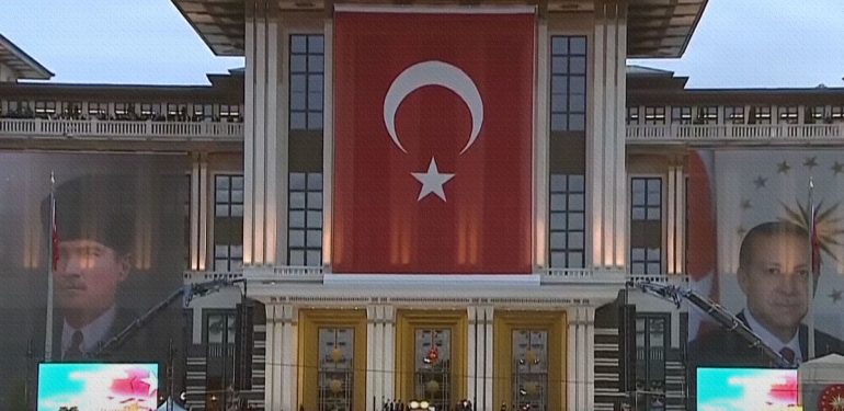 Kalpaklı Atatürk ve Erdoğan Fotoğrafı Külliye'de: İşte Bu Fotoğrafın Anlamı 6 Külliye Seçim Kutlaması Hazırlığı