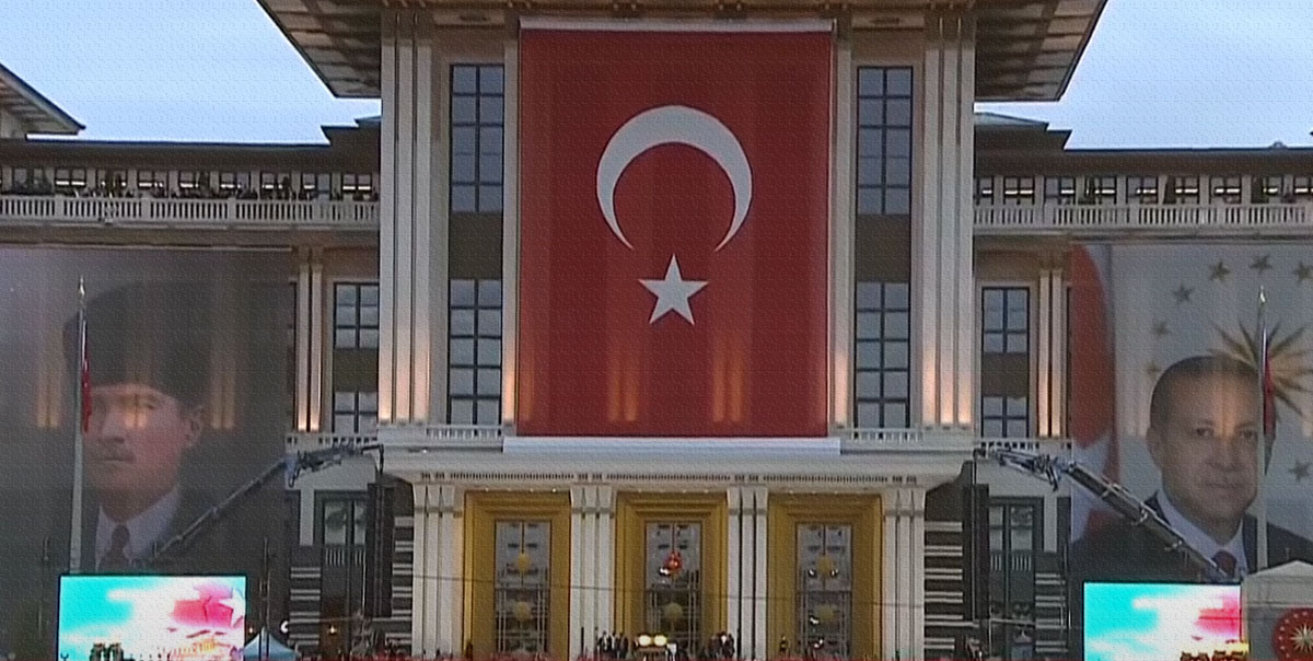 Kalpaklı Atatürk ve Erdoğan Fotoğrafı Külliye'de: İşte Bu Fotoğrafın Anlamı 2 Külliye Seçim Kutlaması Hazırlığı