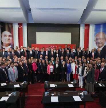 CHP Kurultay Takvimi Tartışıldı ve Yeni MYK'ye Yetki Verildi 7 CHP Yeni MYK