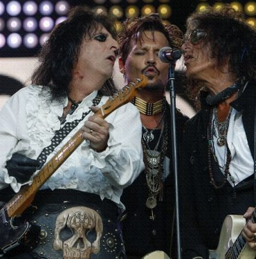Hollywood Vampires, Depremzedelere Destek Oluyor: İstanbul Konser Geliri Bağışlanacak 4 Hollywood Vampires