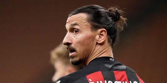 İbrahimovic Futboldan Emekli Olduğunu Açıkladı